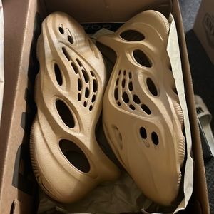 YEEZY Foam Runners “Ochre”